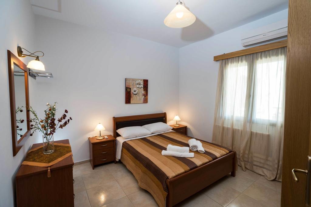 Thalami Apartment Almirida الغرفة الصورة