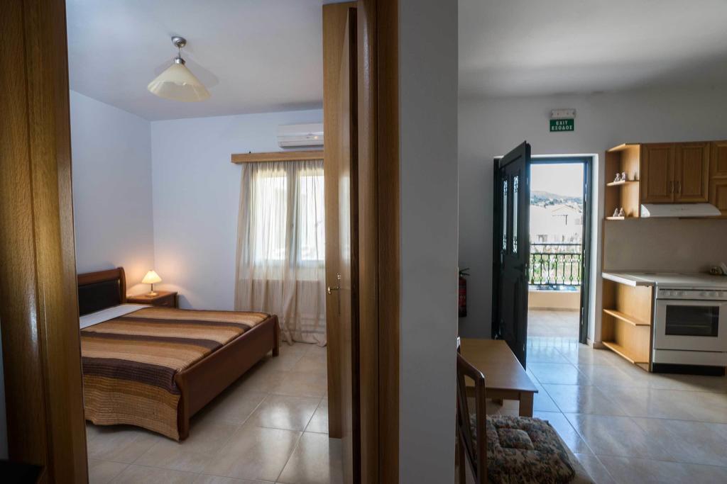Thalami Apartment Almirida الغرفة الصورة