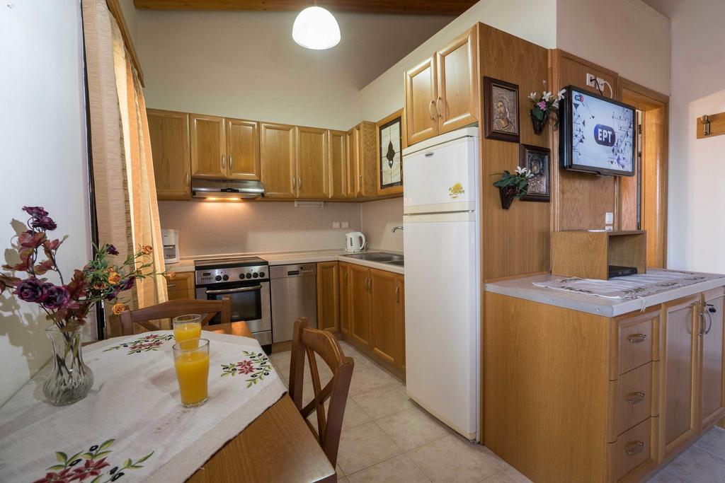 Thalami Apartment Almirida الغرفة الصورة